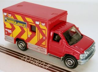 Matchbox 2008 - 2014 Ford Econoline E - Series E350 Emergency Ambulance Red 1/64