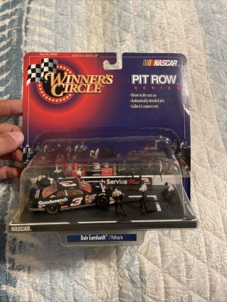 Dale Earnhardt Sr 1999 3 Goodwrench Pulling In Pit Row 1:64 Nascar Euc