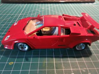 Burago Vintage 1988 Red Lamborghini Countach 1:24 Made In Italy Model Sports Car