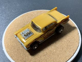 Hot Wheels Classics | Stunt Action Set Exclusive ‘57 Chevy Loose Gold W/ Flames 2