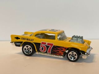 Loose Hot Wheels ‘57 Chevy The ' 50 Cars of the Decades Series Yellow 5SP 1/64 2