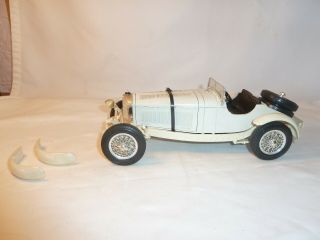 Burago 1/18 Scale Model Car - 1928 Mercedes Benz Ssk - Cream