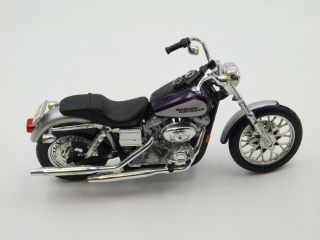 Maisto Harley Davidson Dyna Low Rider 1:18 Scale Diecast Motorcycle