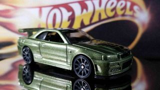 Hot Wheels Metallic Green Nissan Skyline Gt - R Black Stripes
