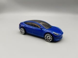 Hot Wheels Tesla Model 3 Diecast Model Car 1/64