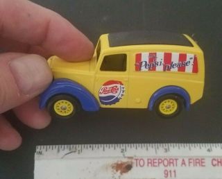 Box C Pepsi Cola Die Cast Lledo 1950 Morris Z Van Yellow Blue Truck