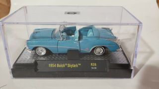 M2 Machines 1954 Buick Skylark - Auto Thentics R39 1:64