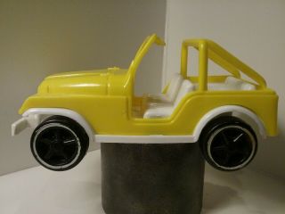 Vintage Gay Toys Inc Yellow Plastic Jeep Usa Made In Great Shape.  Item 379.