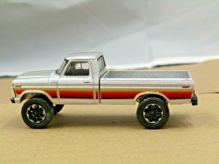 dcp/greenlight Custom lifted silver 1977 Ford F - 150 pickup off road 1/64 2