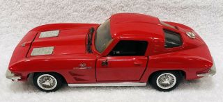 Revell ‘63 Chevrolet Corvette Stingray Coupe Red 1:24 Scale Die Cast Metal—loose