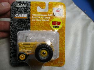 Ertl Case International 660 Industrial Tractor W/ Dual Rear Wheels 1:64 Scale