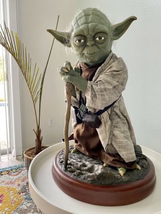 Sideshow Collectibles Star Wars Yoda - Life Size Figure