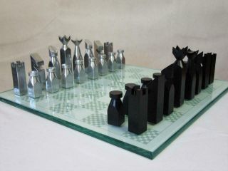 Vintage Design Aluminum Chess Set English By A.  Carlton And Orig Board