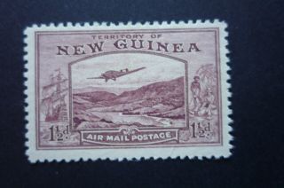 Guinea Bulolo Airmail 1 1/2d Light Hinged