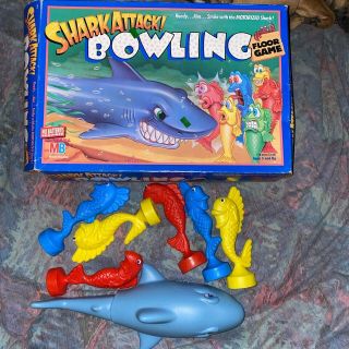 Milton Bradley Mb 3d Motorized Shark Attack Bowling Floor Game 1991 Complete Cib