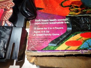 I Vant To Bite Your Finger Hasbro 1981 Missing Foam Teeth w/ Ink Horror Game 2