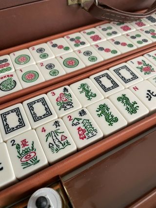 Vintage Mah Jong Set 146 Tiles 4 Racks In Case