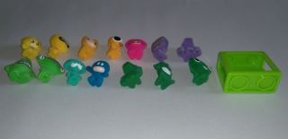 14 Fuzzy Soft Gogo ' s Crazy Bones and Green Display Cube Little Toy Figures 2