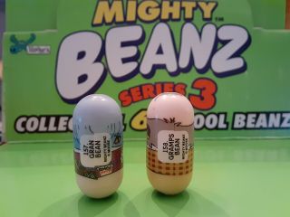 2003 VINTAGE Mighty Beanz; Series 3; Set of 2 uncommon; Themed pair: Old Folk 2