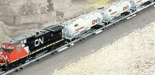 Lionel 21790 Cn Tank Train Dash 9 Frt Set