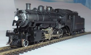 Pacific Pike Ho Scale Canadian Pacific 2 - 8 - 0 Consolidation Class N2 Locomotive
