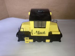 Hartland Locomotive G Scale Yellow Mack Powered Locomotive 09701 -