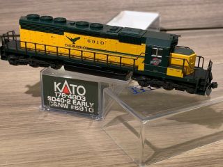 N Scale Kato 176 - 4803 SD40 - 2 CNW Locomotive Falcon Service 6910 Northwestern 3