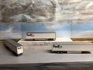1/87 Ho Scale,  3 “fedex” Freight Trailers - 2 Athearn 48’ & 53’ - 1 Walthers 53’