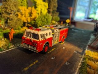 1/87 Ho Scale Athearn Ford C Model Fire Truck