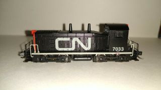 N Scale Life Like Sw9/1200 Switching Engine,  Item 79510,  C.  N.  Rd.  7033
