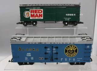 Delton And Usa Trains G Freight Cars: Red Man Boxcar & Alaska Reefer 9285 [2]