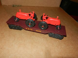 Marx 4528 Erie Flat Car W/red Tractors,  8 Wheel,