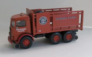 Ahl American Highway Legends 1/64 S Scale Sp Southern Pacific Mack Rail Truck