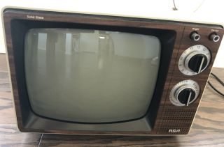 Vintage Rca 12 Inch Black & White Retro Tv - Made In 1977
