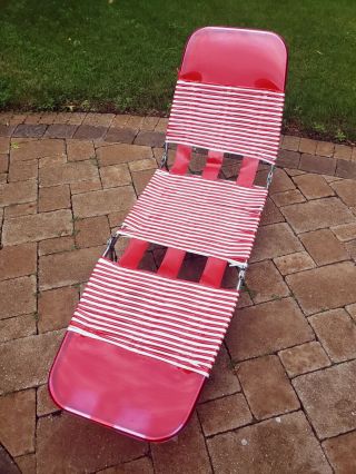Vintage Red Folding Outdoor Vinyl Aluminum Tube Chaise Lounge Lawn Chair