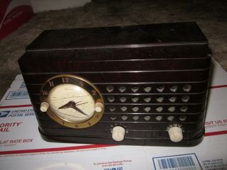 Vintage Art Deco 1949 Telechron Bakelite Alarm Clock And Radio Model 8h59