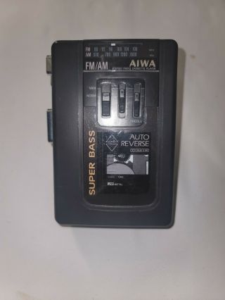 Vintage Aiwa Hs - T220 Am/fm Stereo Radio Cassette Player Bass Walkman