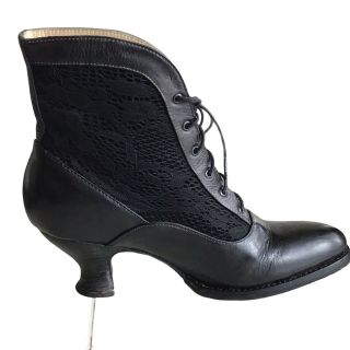 Oak Tree Farms Granny Vintage Style Black Leather Boots Sz 8m (fits 7.  5m)