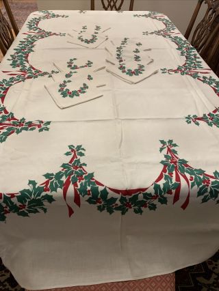 Vintage Christmas Holly And Berries Printed Tablecloth & 10 Napkins