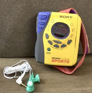 Vintage Sony Walkman Wm - Fs495 Sports Tv/am/fm Radio Cassette Good