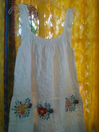 Mexican Oaxacan White And Multi Colored Embroidered Vintage Dress S/m