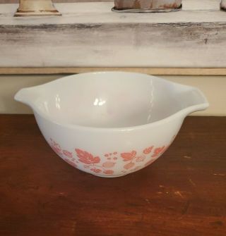 Vintage Pyrex 441 Pink And White Gooseberry 1.  5 Pint Cinderella Mixing Bowl