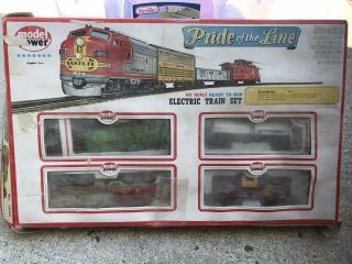 Model Power Pride Of The Line Ho Scale Electric Train Set 1035 With Lighted Loco