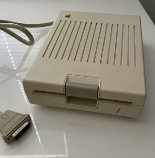 Vintage Apple 5 1/4” External Disk Drive Model A2m4050 Iic Iigs Iie