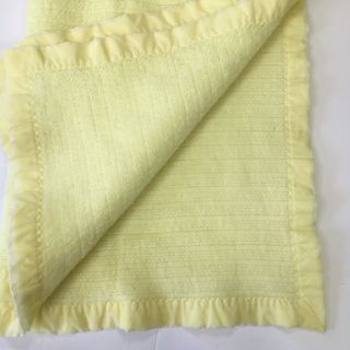Vintage Yellow Acrylic Waffle Weave Thermal Baby Blanket Nylon Trim 31x48