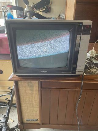 Vintage 1980s Emerson Color TV Television 13 