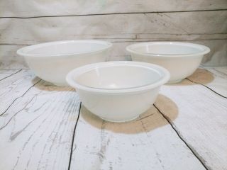 Vintage Pyrex 90’s White Clear Bottom Nesting Mixing Bowls 