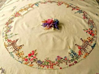 Vintage Hand Embroidered Tablecloth - Delicate Flower Circle/gardens