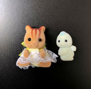 Sylvanian Families Misty Forest Fairy Baby Walnut Squirrel Carry Case Calico