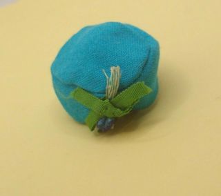 Vintage Barbie Fashion Editor 1635 - Turquoise Pillbox Hat